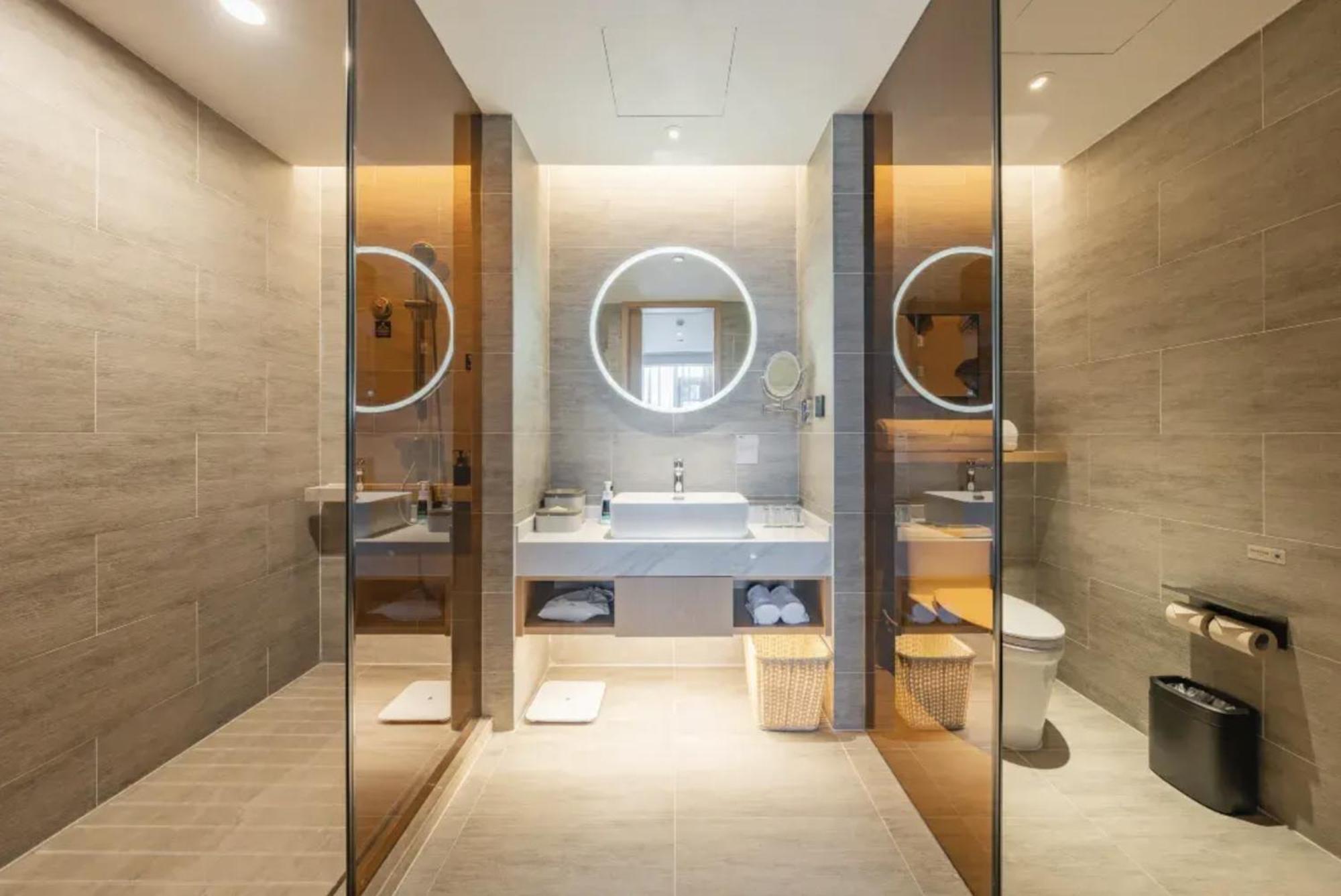 Atour Pudong Airport Chuansha Station Hotel