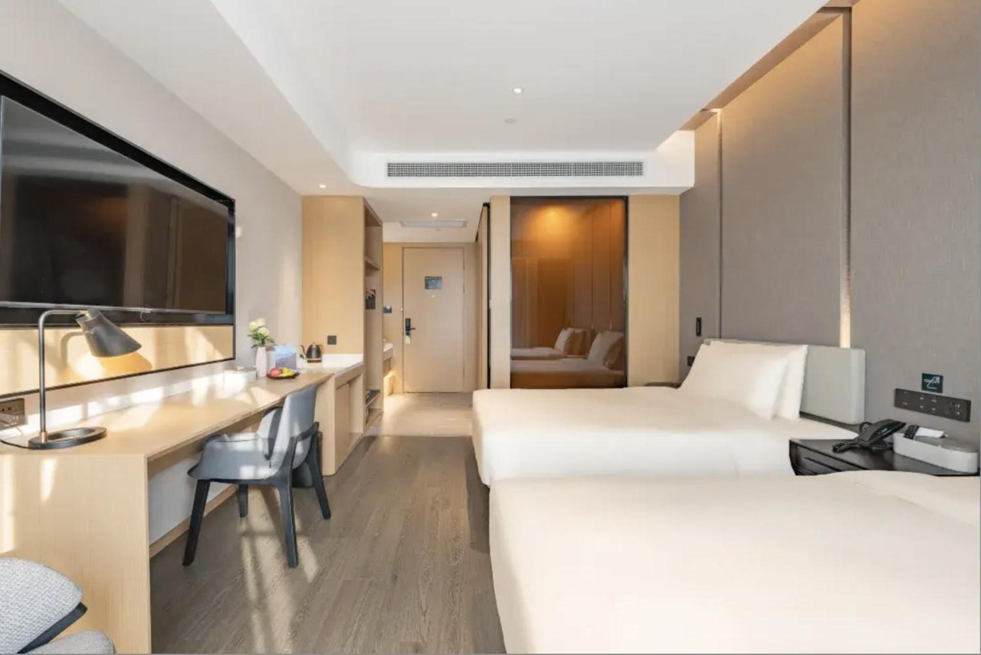 Hotel Atour Pudong Airport Chuansha Station 4*